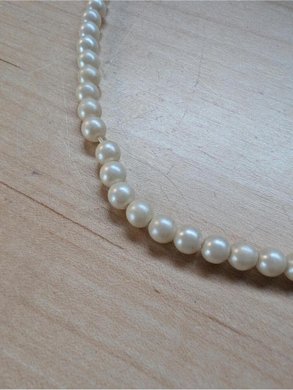 Vintage Faux Pearl Choker Necklace - Picture 2 of 5